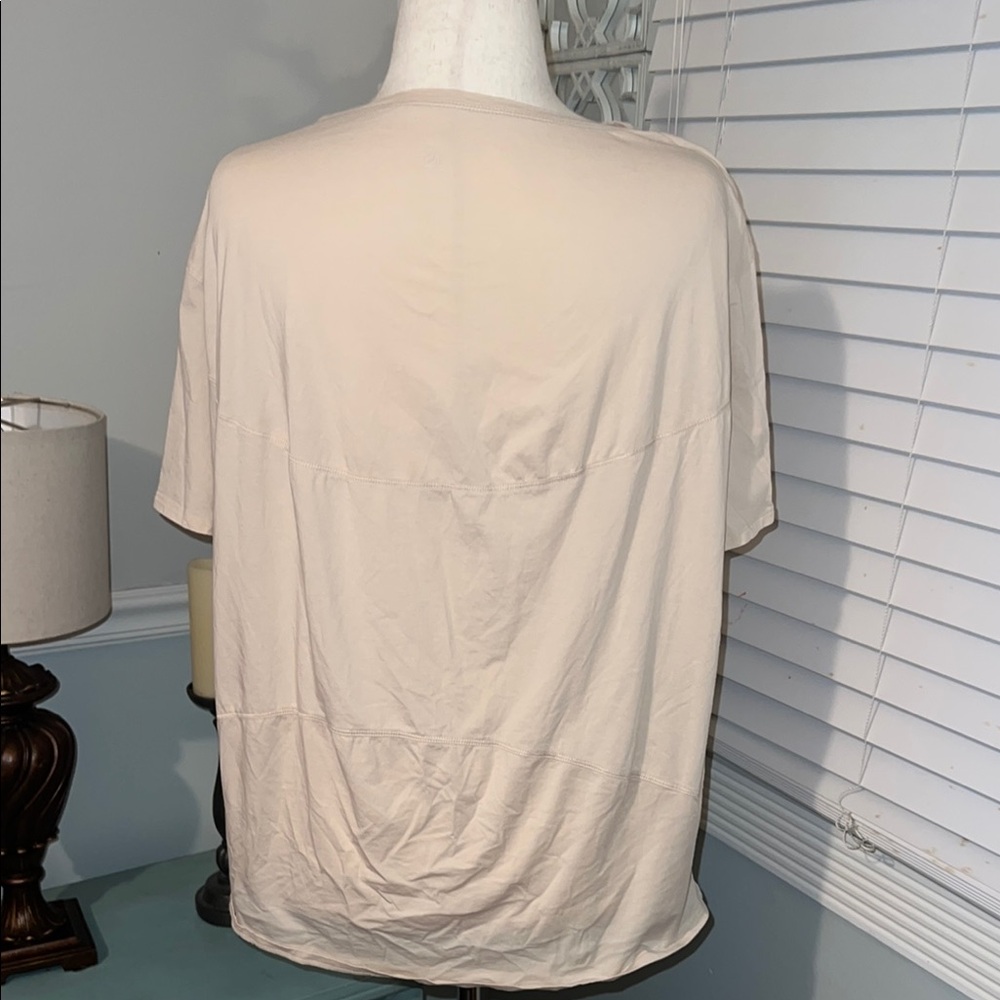 CRZ YOGA Cream Short Sleeve Boxy Tee Size Large (12) NWOT - Picture 4 of 5
